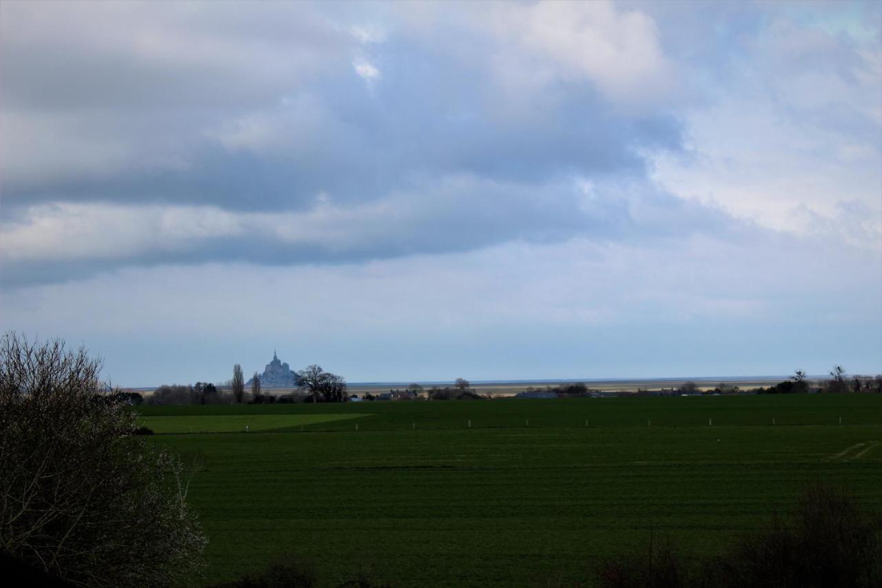 Gites Bellevue Et Mascaret Courtils Exteriér fotografie